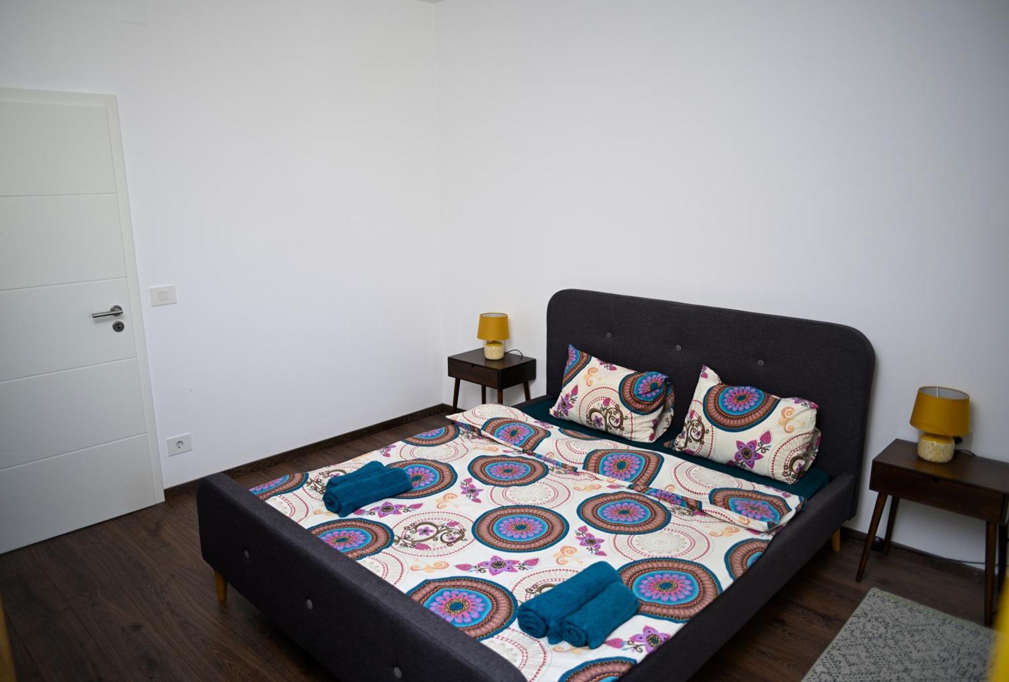 Mirvana Apartments Metheor Executive Suite ティミショアラ エクステリア 写真