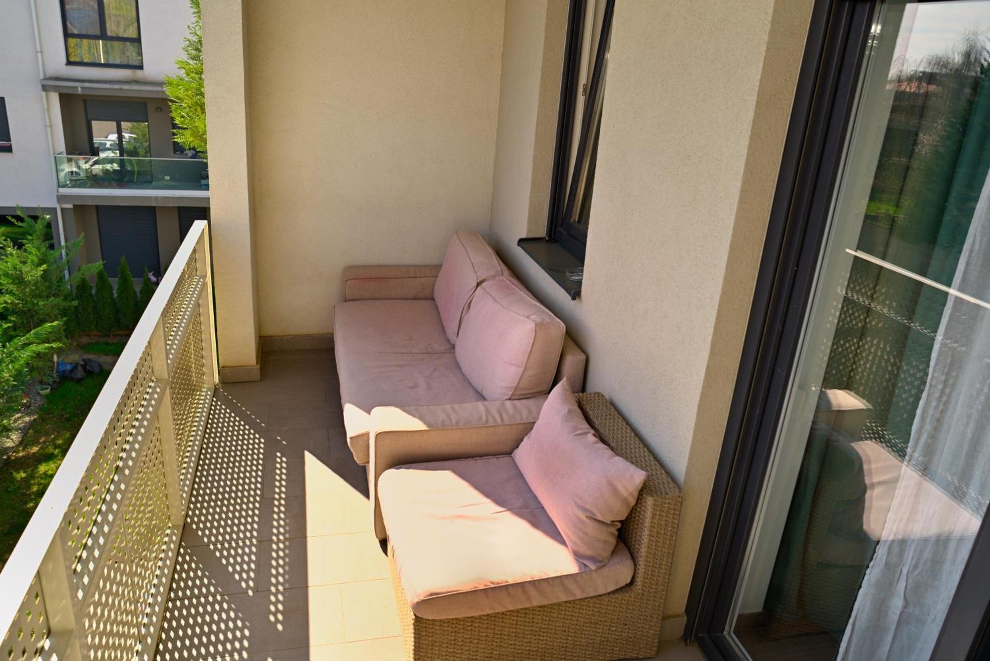 Mirvana Apartments Metheor Executive Suite ティミショアラ エクステリア 写真